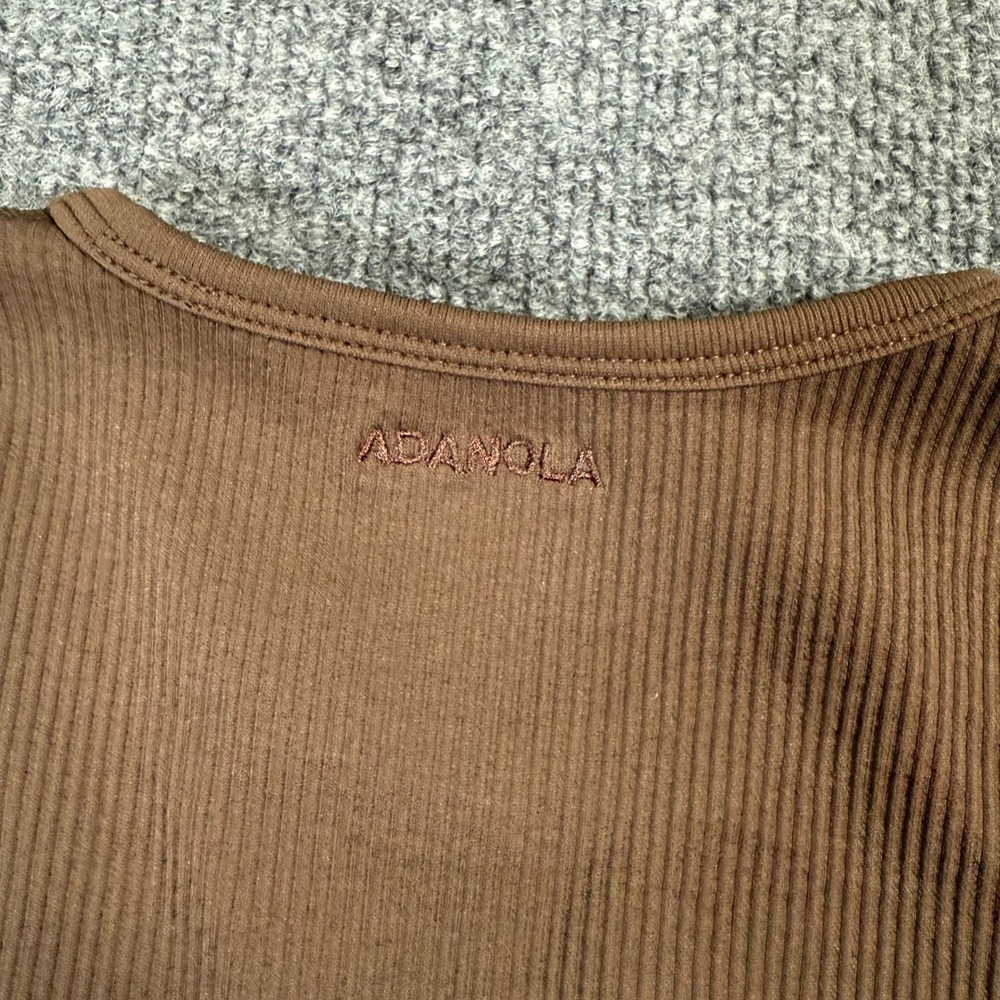 Adanola Ultimate Long Sleeve Crop Top Brown Ribbed Knit Seamless Size Small - Picture 3 of 6